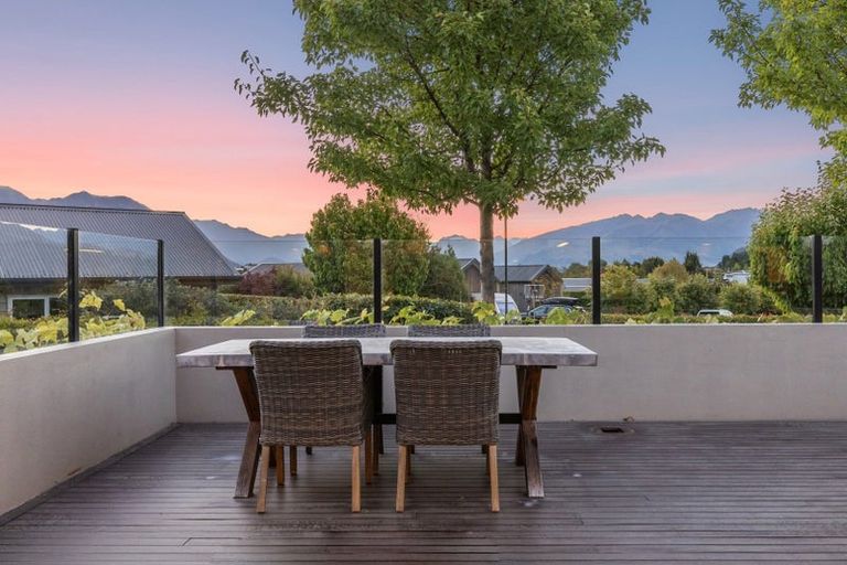Photo of property in 14 Islington Place, Wanaka, 9305