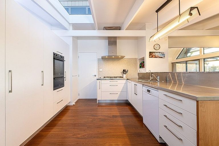 Photo of property in 1/7 Whitby Crescent, Mairangi Bay, Auckland, 0630