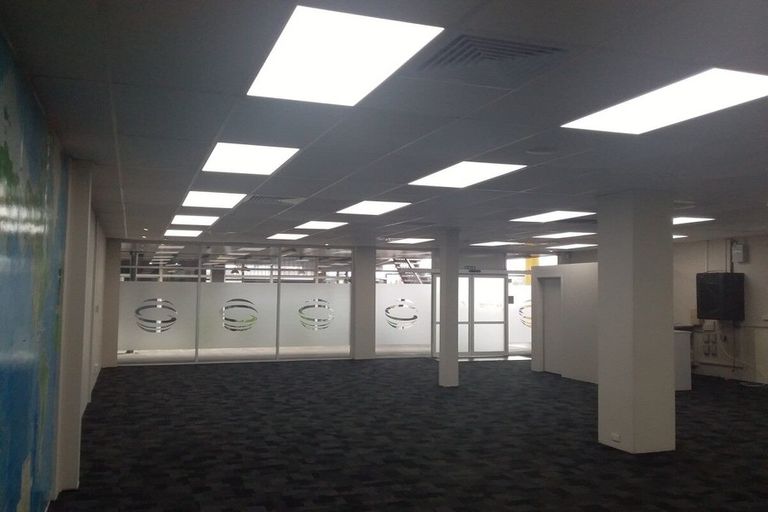 Photo of property in 2/98 Great South Road, Manurewa, Auckland, 2102