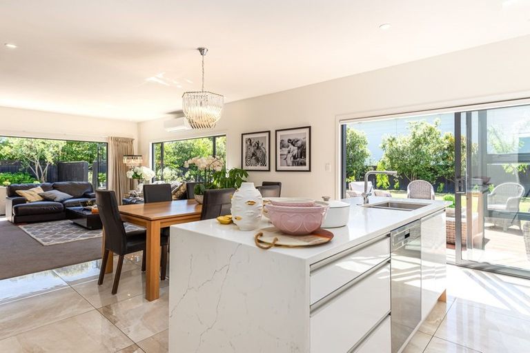 Photo of property in 8 Carnaby Close, St Albans, Christchurch, 8052