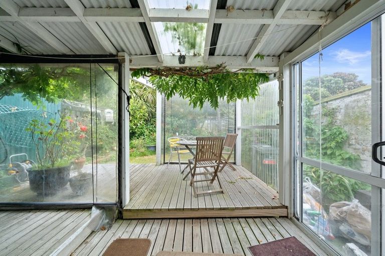 Photo of property in 16 Boyd Terrace, Newtown, Wellington, 6021