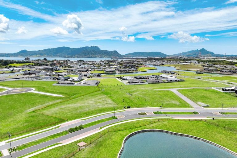 Photo of property in 72 Hauhou Lane, One Tree Point, Ruakaka, 0118