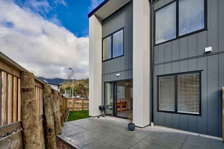 Photo of property in 6 Pakura Place, Wainuiomata, Lower Hutt, 5014