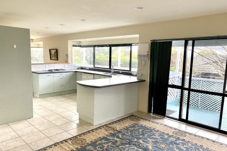 Photo of property in 18 Lanham Lane, Massey, Auckland, 0614