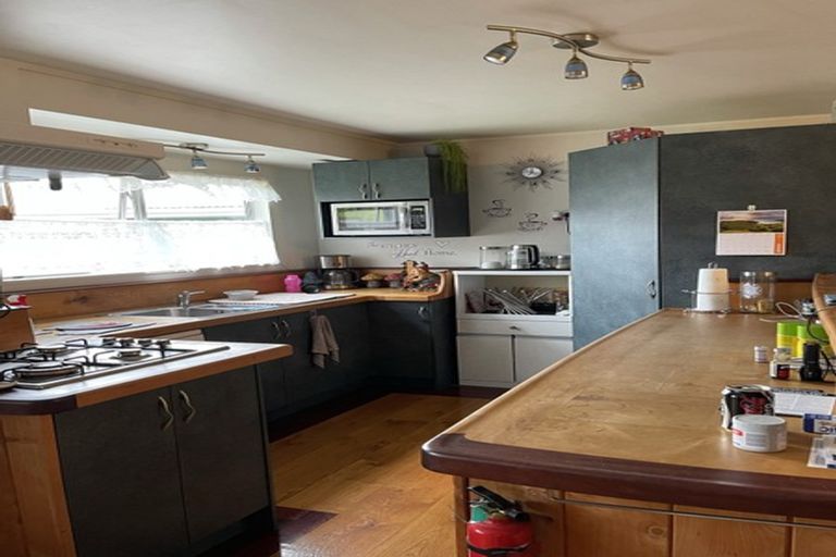 Photo of property in 48 Kingsclere Place, Goodwood Heights, Auckland, 2105