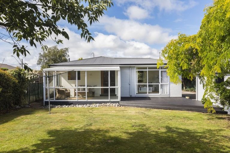 Photo of property in 369 Mairehau Road, Parklands, Christchurch, 8083