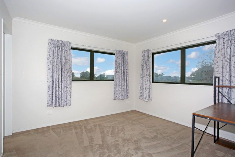 Photo of property in 112a Longford Park Drive, Takanini, 2112