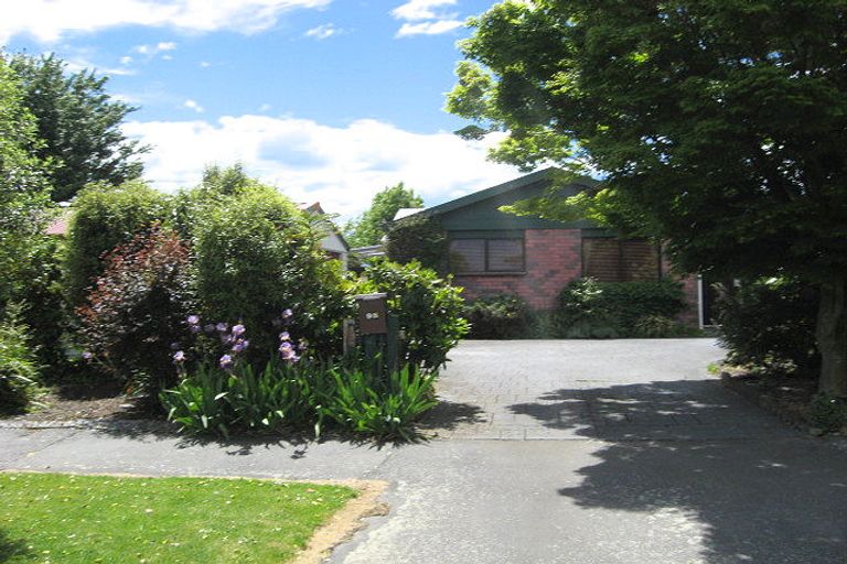 Photo of property in 98 Englefield Road, Northwood, Christchurch, 8051