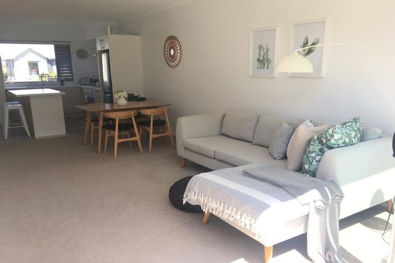 Photo of property in 18 Shelduck Way, Hobsonville, Auckland, 0616