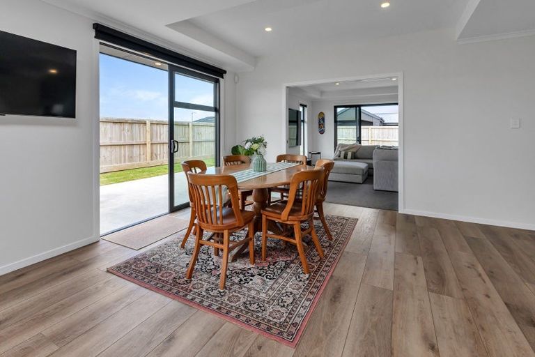 Photo of property in 25 Taurangawaka Road, One Tree Point, 0118