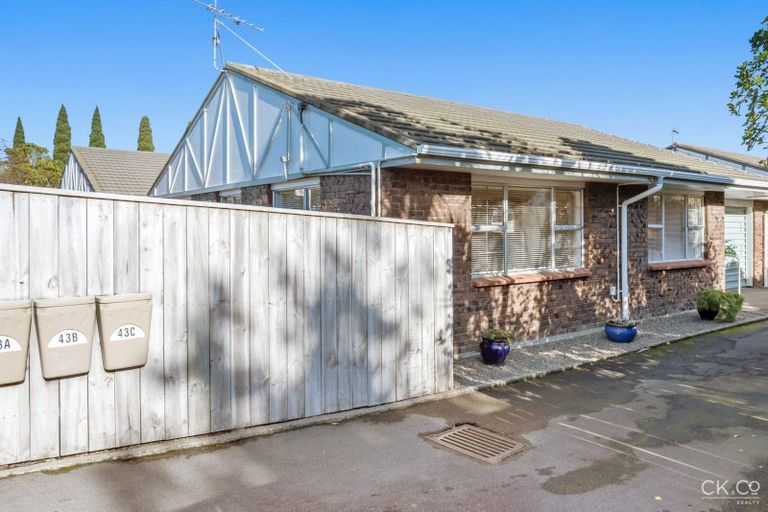 Photo of property in 43a Ludlam Crescent, Woburn, Lower Hutt, 5010