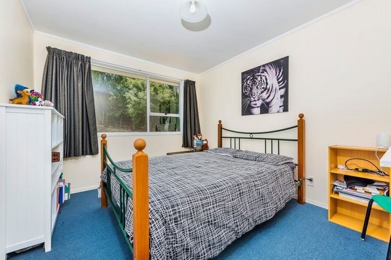 Photo of property in 21 Donovan Avenue, Massey, Auckland, 0614