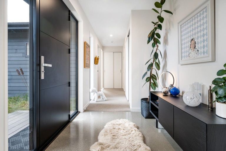 Photo of property in 5 Mcdonald Street, Wanaka, 9305