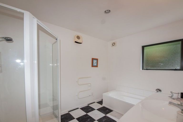 Photo of property in 37b Waverton Terrace, Churton Park, Wellington, 6037