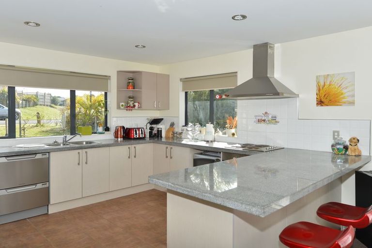 Photo of property in 28 Pebble Beach Boulevard, Te Kamo, Whangarei, 0112