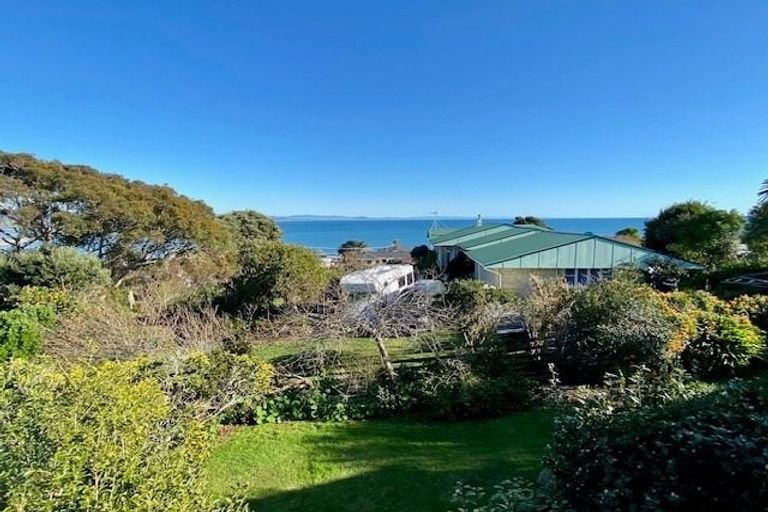 Photo of property in 2 Williams Crescent, Maketu, 3189
