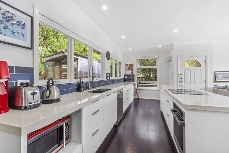 Photo of property in 81 Severn Street, Island Bay, Wellington, 6023