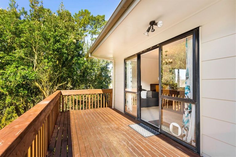 Photo of property in 3 Fernhaven Place, Massey, Auckland, 0614