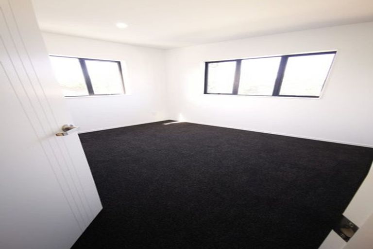 Photo of property in 124b Rosier Road, Glen Eden, Auckland, 0602