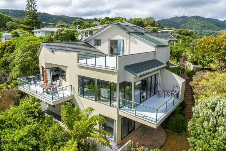 Photo of property in 69 Howard Road, Point Howard, Lower Hutt, 5013
