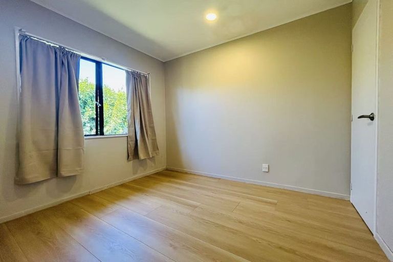 Photo of property in 1/7 Elvira Place, Ranui, Auckland, 0612