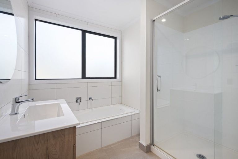 Photo of property in 10 Kenehi Road, Karaka, 2124