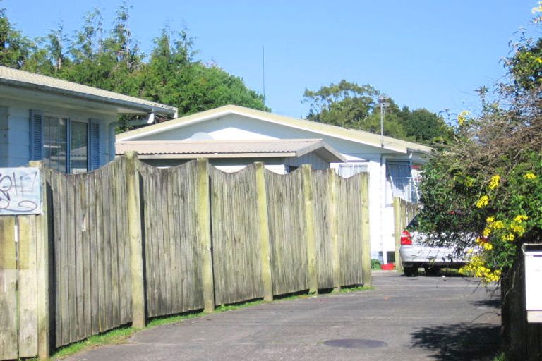 Photo of property in 12b Harrington Road, Henderson, Auckland, 0610