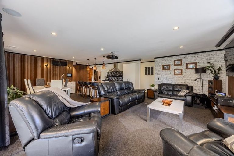 Photo of property in 10 Jack Young Place, Albert Town, Wanaka, 9305