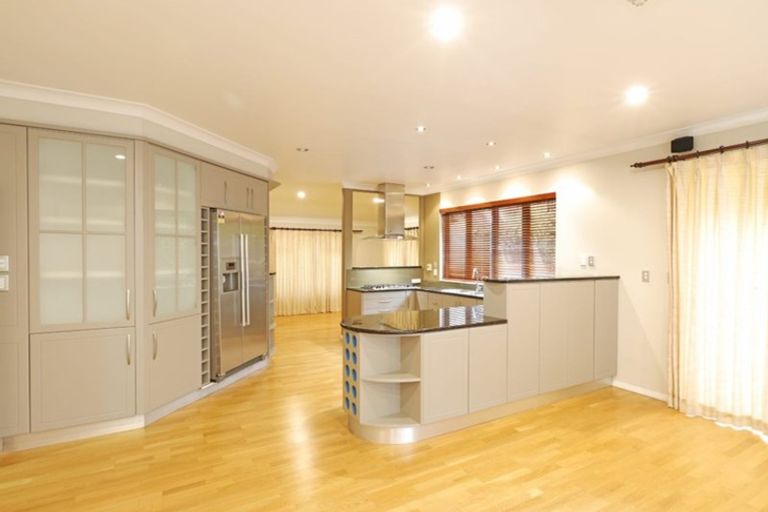 Photo of property in 5 Quedley Court, Eastern Beach, Auckland, 2012