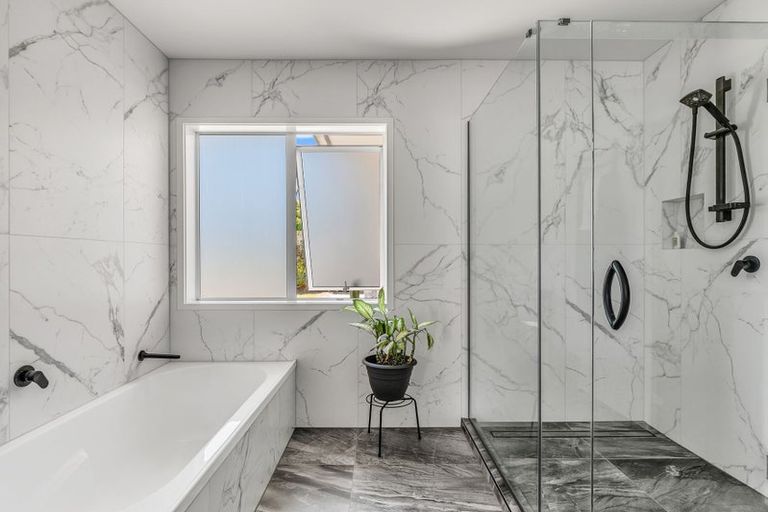 Photo of property in 3 Omana Avenue, Shelly Beach, Helensville, 0874