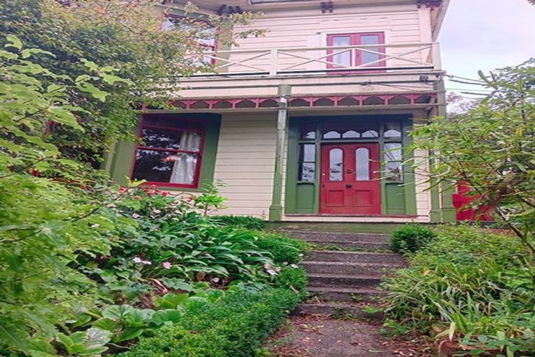 Photo of property in 90 Glenmore Street, Northland, Wellington, 6012