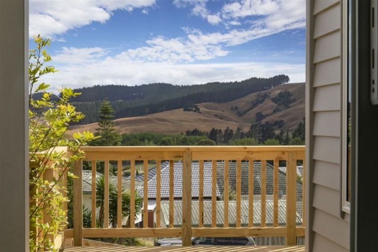 Photo of property in 13 Rauta Way, Helensville, 0800