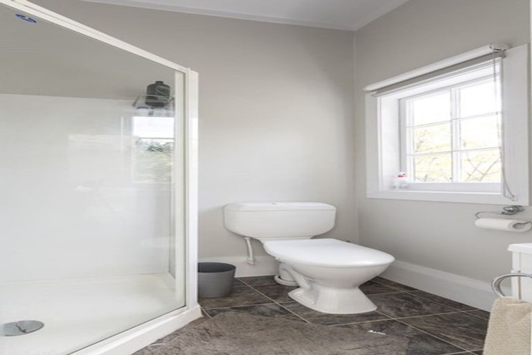 Photo of property in 384 Mangakura Road, Helensville, 0875