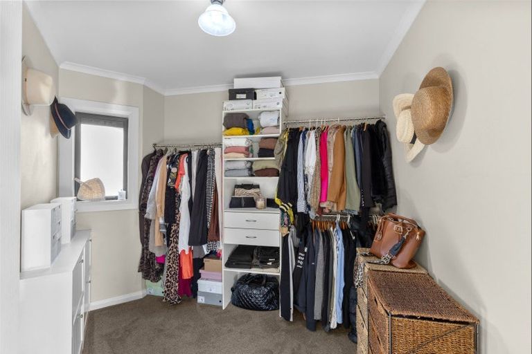 Photo of property in 44 Tutakarae Road, Kelvin Grove, Palmerston North, 4470