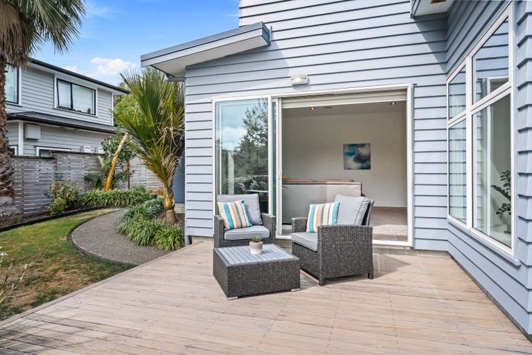 Photo of property in 17a Churchouse Road, Greenhithe, Auckland, 0632
