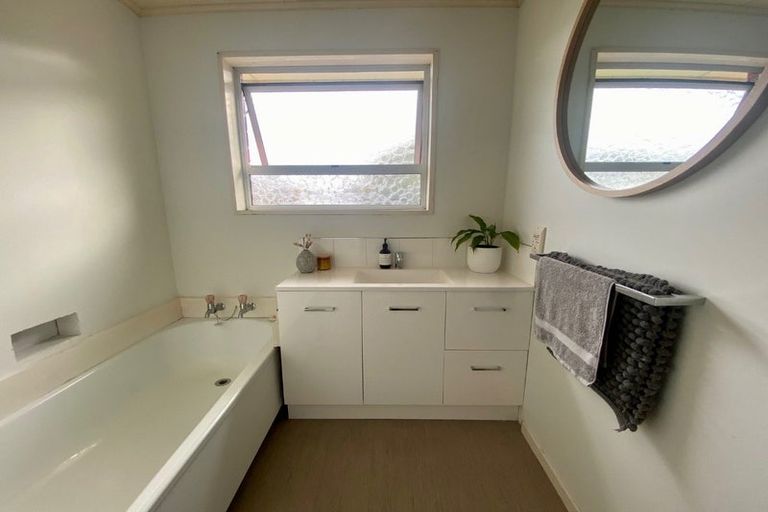 Photo of property in 16 Blenheim Place, Feilding, 4702