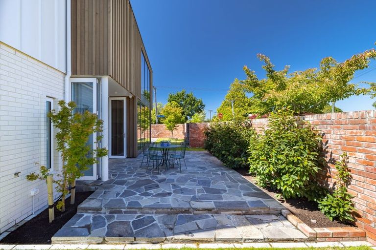 Photo of property in 51 Jeffreys Road, Bryndwr, Christchurch, 8052