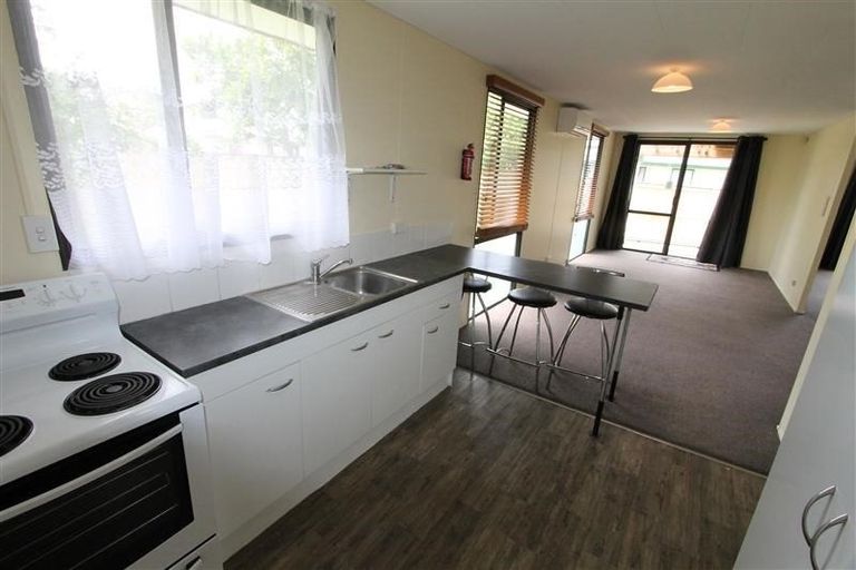 Photo of property in 8 Cameron Place, Ranui, Auckland, 0612