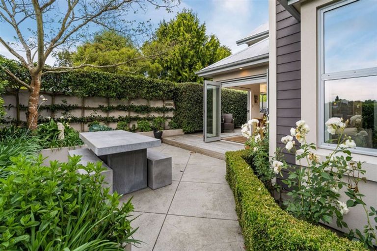 Photo of property in 51 Croziers Road, St Albans, Christchurch, 8052