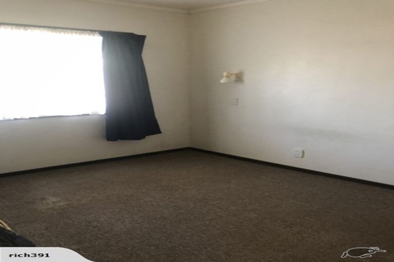 Photo of property in 2a Hilton Grove, Kelvin Grove, Palmerston North, 4414