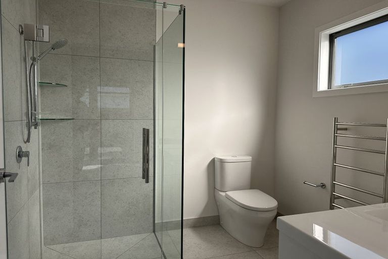 Photo of property in 17 George Yee Place, Taradale, 4112