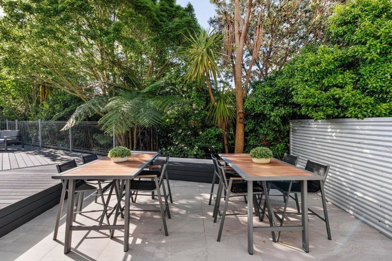 Photo of property in 56 Saint James Drive, Huntington, Hamilton, 3210