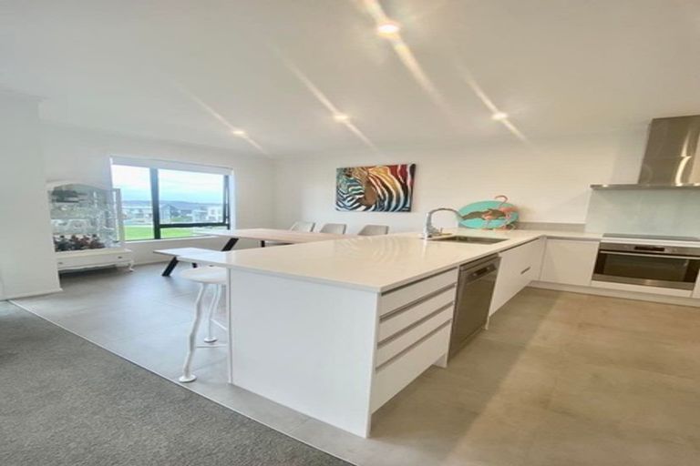 Photo of property in 2/42 Nugget Avenue, Hobsonville, Auckland, 0616