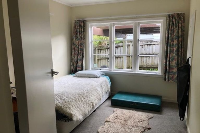 Photo of property in 212 Godley Road, Titirangi, Auckland, 0604