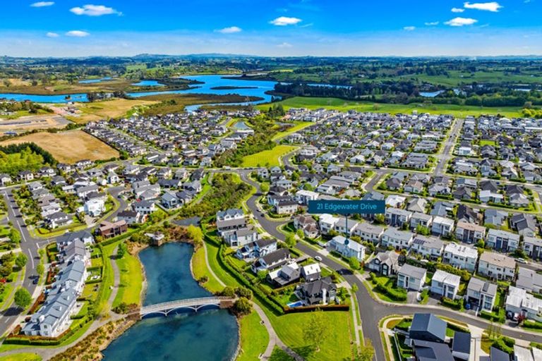 Photo of property in 21 Edgewater Drive, Karaka, Papakura, 2113