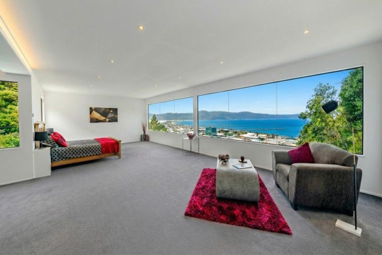 Photo of property in 18 Korokoro Road, Korokoro, Lower Hutt, 5012