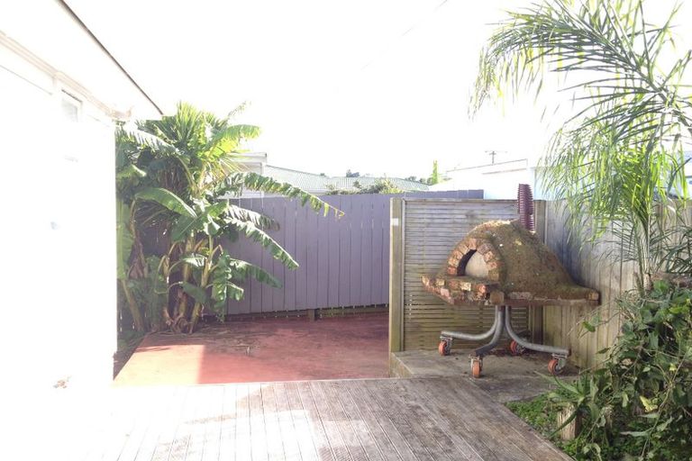Photo of property in 8 Raumati Terrace, Khandallah, Wellington, 6035