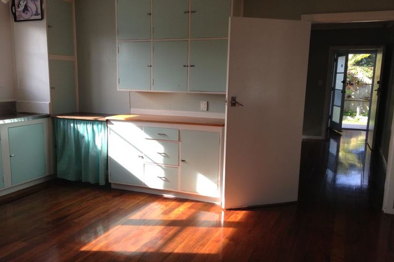 Photo of property in 8 Raumati Terrace, Khandallah, Wellington, 6035