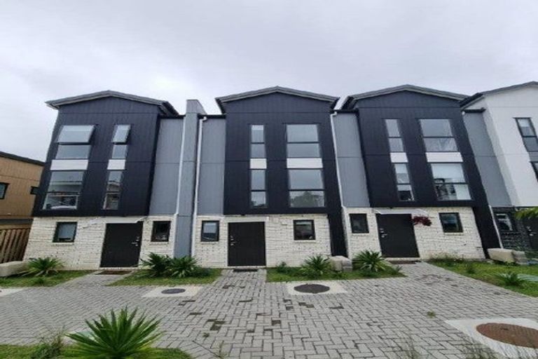 Photo of property in 53 Morihana Close, Glen Eden, Auckland, 0602