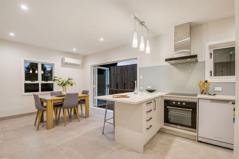 Photo of property in 5 Duchess Way, Riverhead, 0820